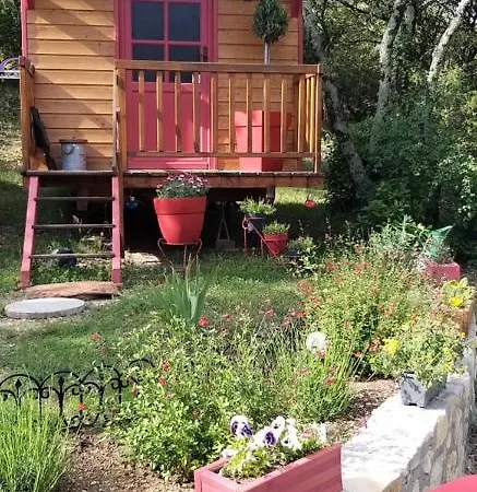 Roulotte Romantique Chauffee En Cevennes Holiday home *