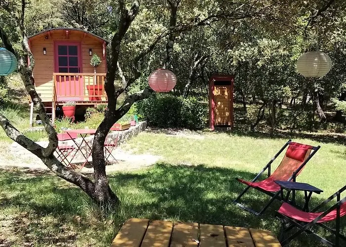 Дом отдыха Roulotte Romantique Avec Piscine En Cevennes Monteils (Gard)