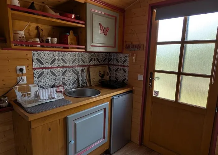 Nyaraló Roulotte Romantique Avec Piscine En Cevennes Monteils (Gard)